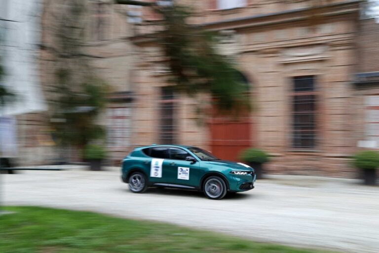 Alfa Romeo Tonale è Auto Europa 2023: le immagini