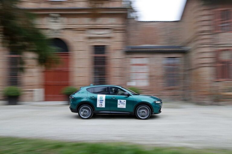 Alfa Romeo Tonale è Auto Europa 2023: le immagini