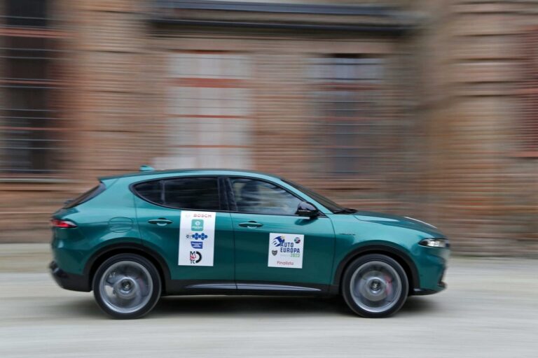 Alfa Romeo Tonale è Auto Europa 2023: le immagini