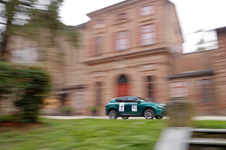Alfa Romeo Tonale è Auto Europa 2023: le immagini