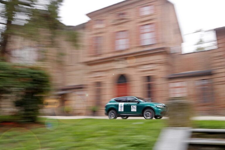 Alfa Romeo Tonale è Auto Europa 2023: le immagini