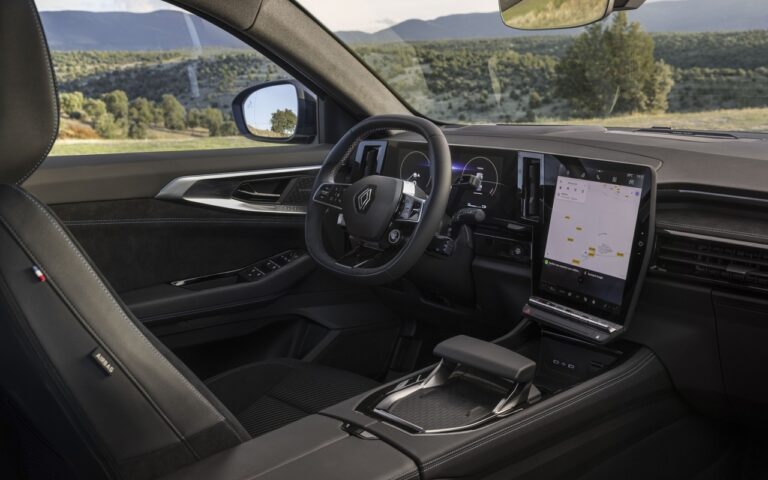 Renault Austral: le immagini ufficiali