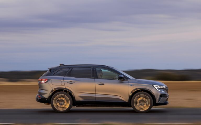 Renault Austral: le immagini ufficiali