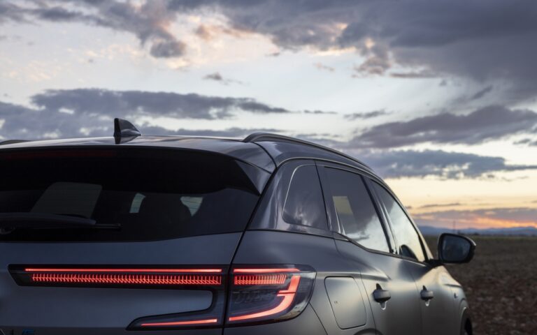 Renault Austral: le immagini ufficiali