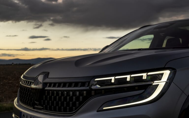 Renault Austral: le immagini ufficiali