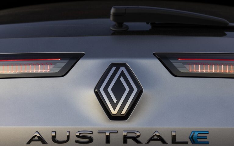 Renault Austral: le immagini ufficiali