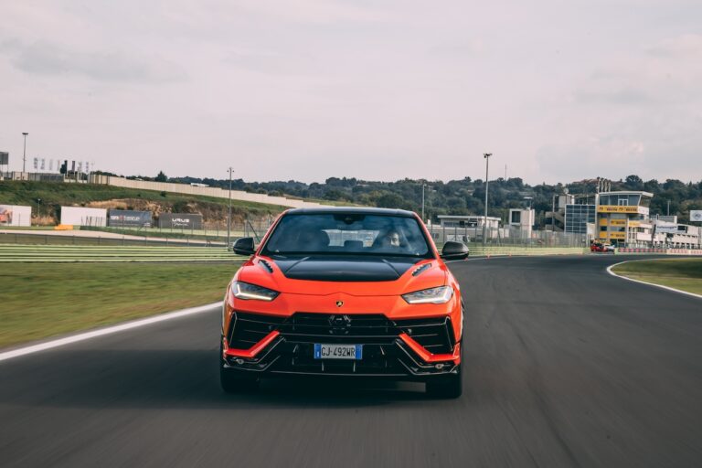 Lamborghini Urus Performante: la prova