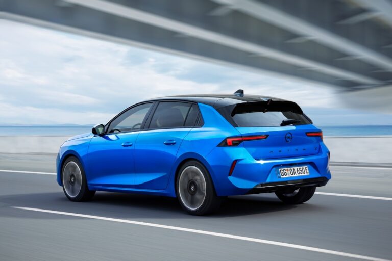 Opel Astra Electric: immagini ufficiali