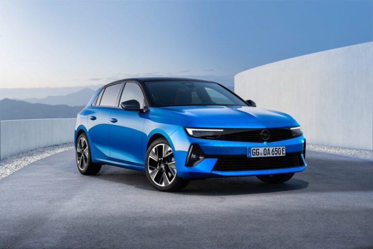 Opel Astra Electric: immagini ufficiali