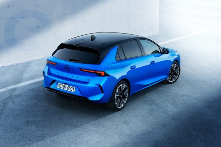 Opel Astra Electric: immagini ufficiali