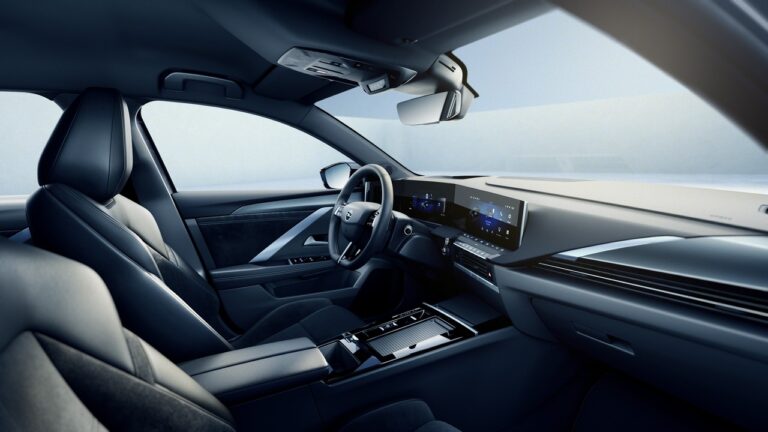 Opel Astra Electric: immagini ufficiali