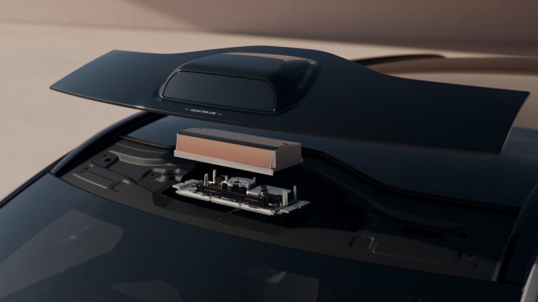 Volvo EX90: le immagini ufficiali