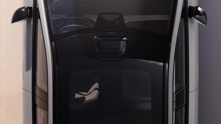Volvo EX90: le immagini ufficiali