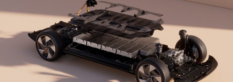Volvo EX90: le immagini ufficiali