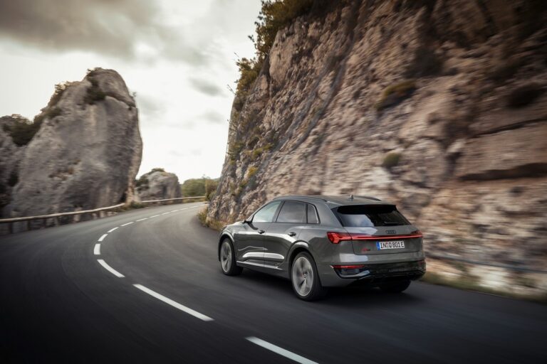 Audi Q8 e-tron e Q8 e-tron Sportback 2023: immagini ufficiali