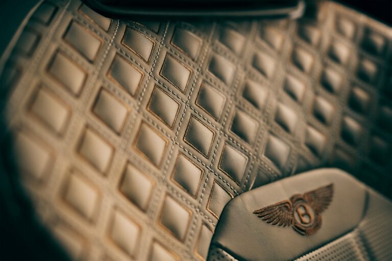 Bentley Bentayga Odyssean Edition: immagini