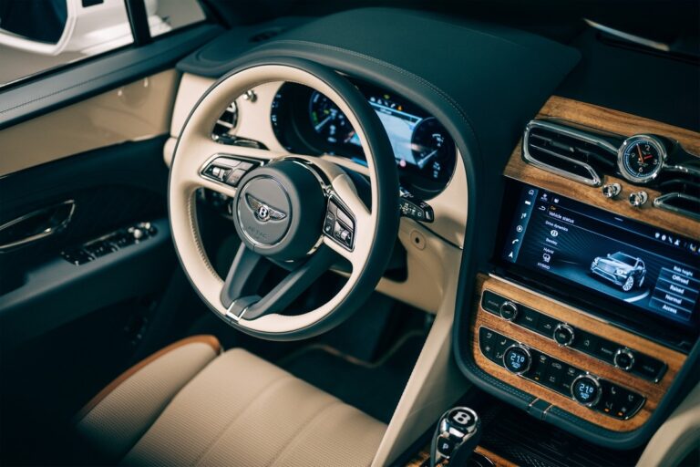Bentley Bentayga Odyssean Edition: immagini