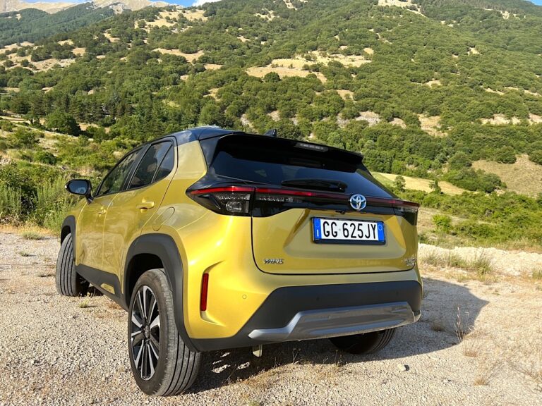 Toyota Yaris Cross: la prova su strada