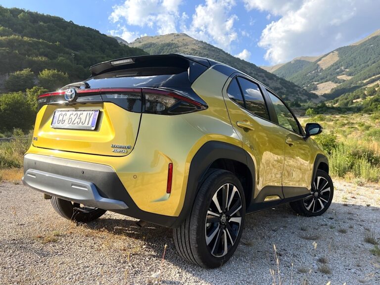 Toyota Yaris Cross: la prova su strada