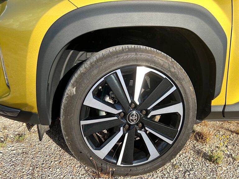 Toyota Yaris Cross: la prova su strada