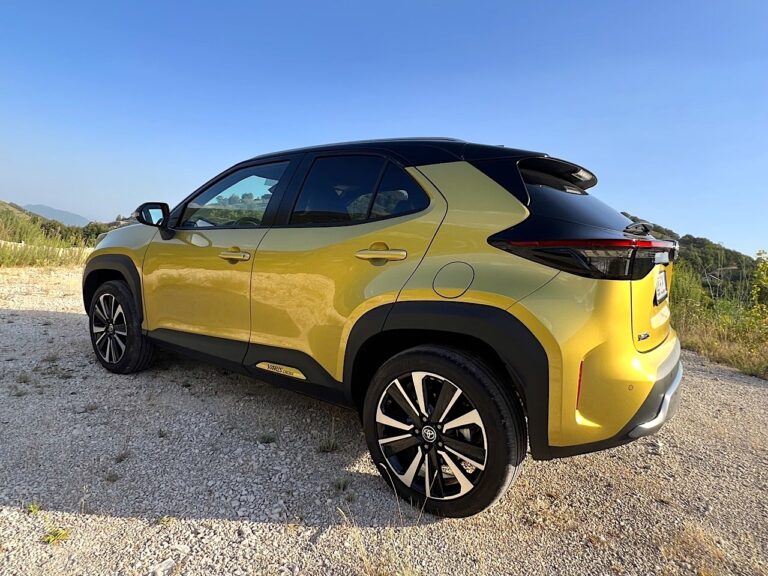 Toyota Yaris Cross: la prova su strada