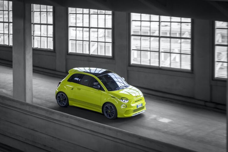 Abarth 500e: le foto ufficiali