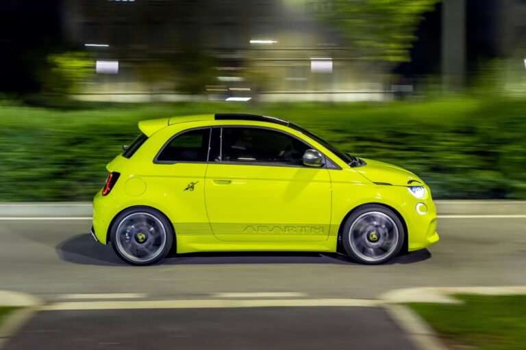 Abarth 500e: le foto ufficiali