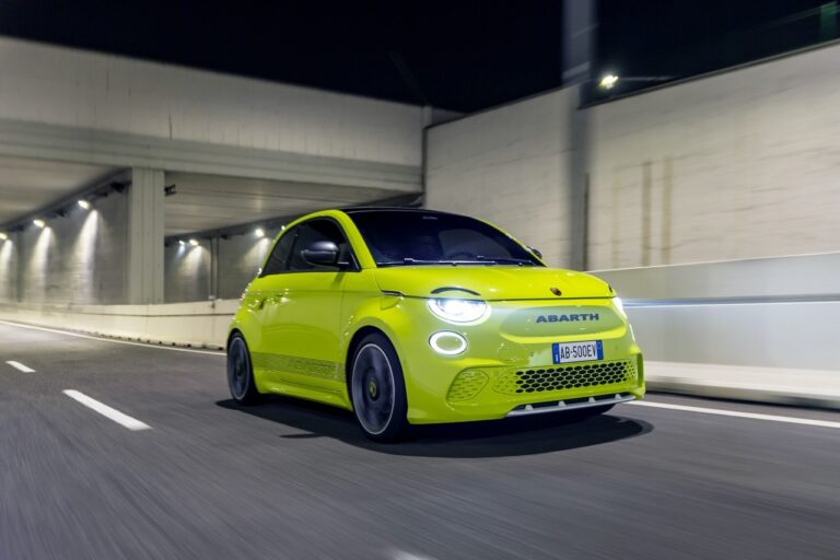 Abarth 500e: le foto ufficiali