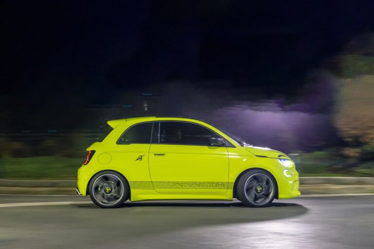 Abarth 500e: le foto ufficiali