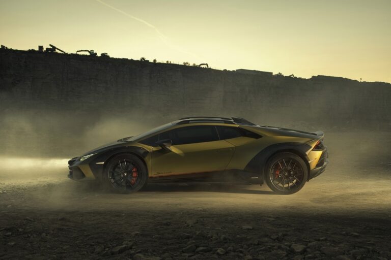 Lamborghini Huracán Sterrato: immagini ufficiali