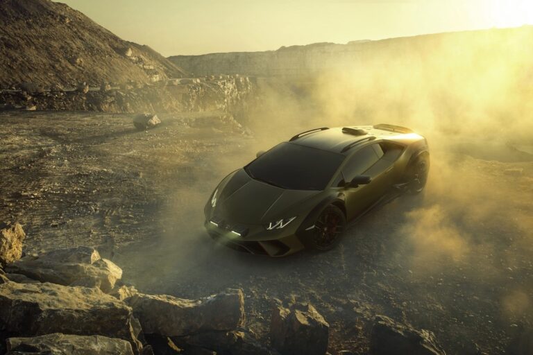 Lamborghini Huracán Sterrato: immagini ufficiali