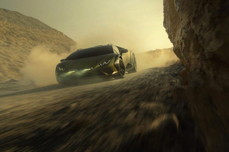 Lamborghini Huracán Sterrato: immagini ufficiali