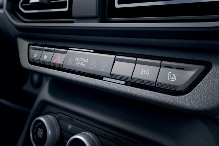 Dacia Jogger Hybrid 140: immagini
