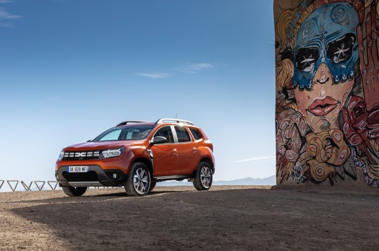 Dacia Duster 2023: immagini ufficiali