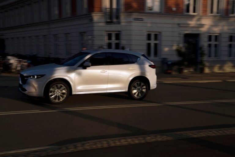 Mazda CX-5 2023: immagini ufficiali