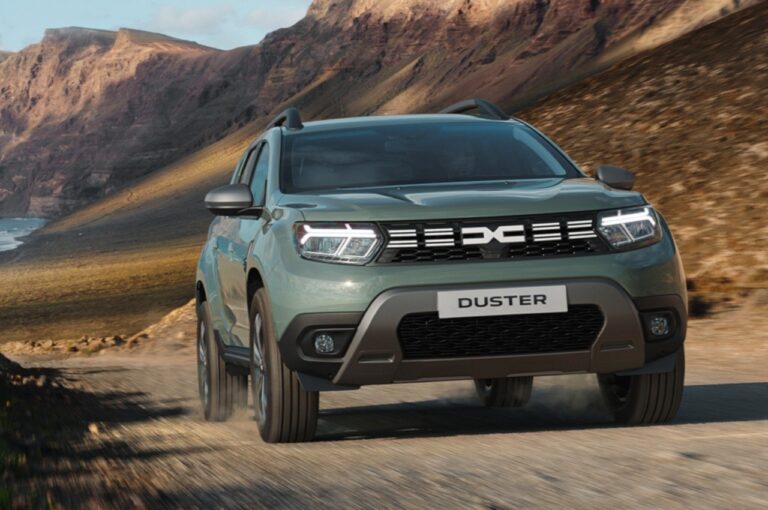 Dacia Duster 2023: immagini ufficiali