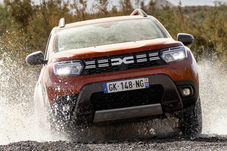 Dacia Duster 2023: immagini ufficiali