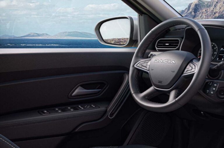 Dacia Duster 2023: immagini ufficiali