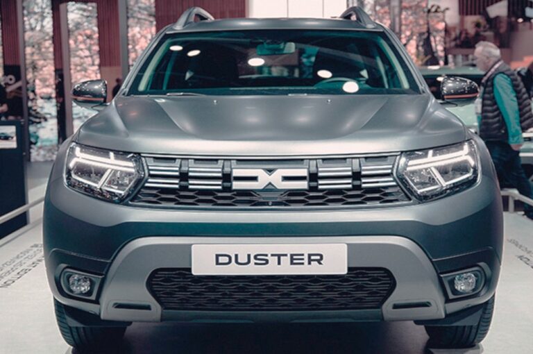 Dacia Duster 2023: immagini ufficiali