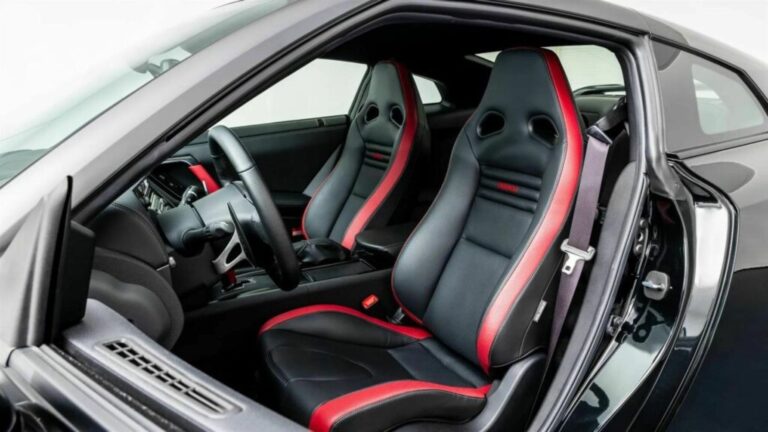 Nissan GT-R Black Edition di Sebastian Vettel
