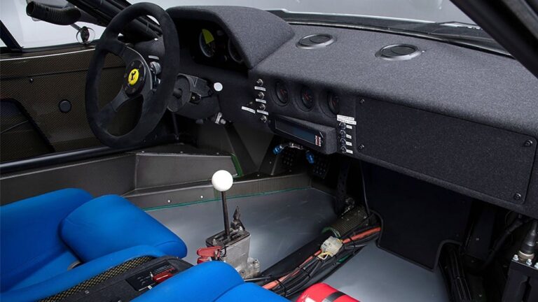 Ferrari F40 in Grigio Nardò: le immagini