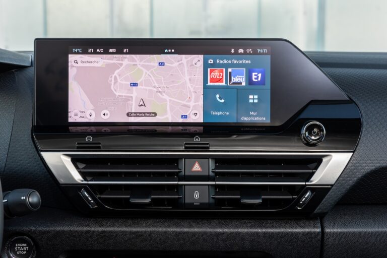Citroen C4 X: immagini ufficiali