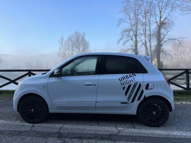 Renault Twingo E-Tech: le immagini