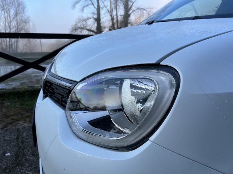 Renault Twingo E-Tech: le immagini