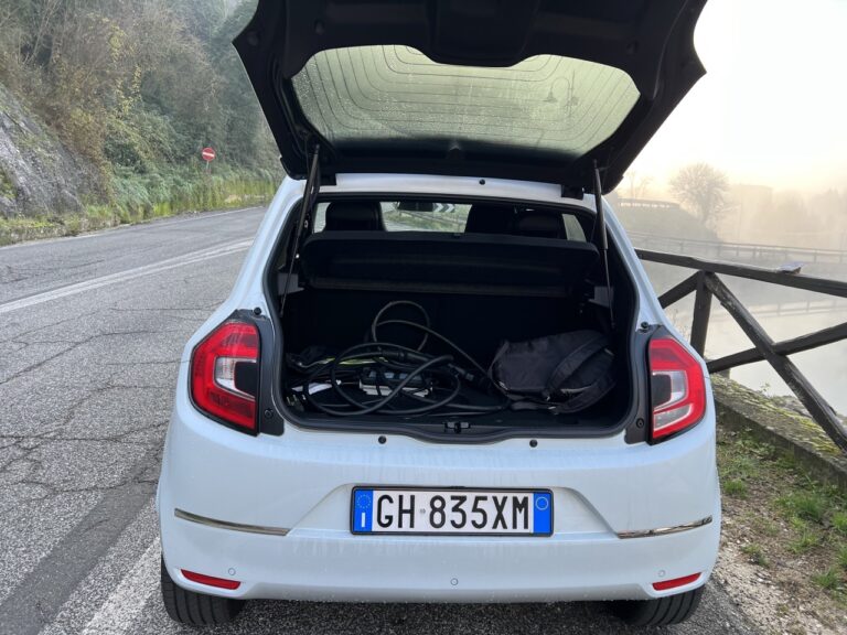 Renault Twingo E-Tech: le immagini