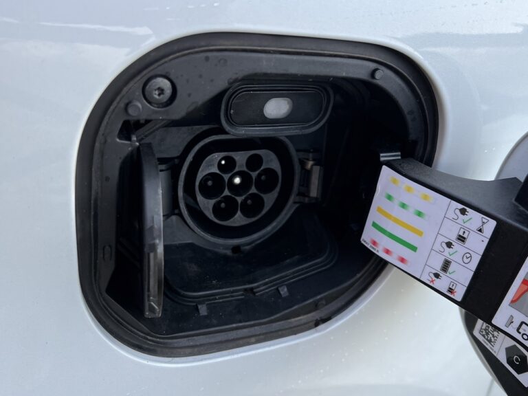 Renault Twingo E-Tech: le immagini