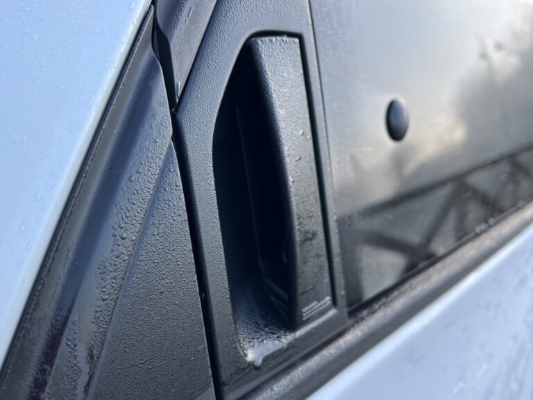 Renault Twingo E-Tech: le immagini