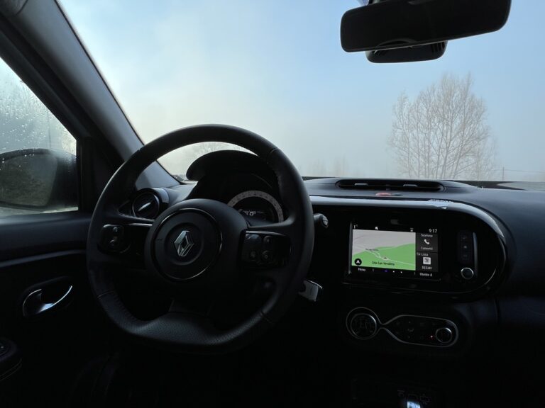 Renault Twingo E-Tech: le immagini