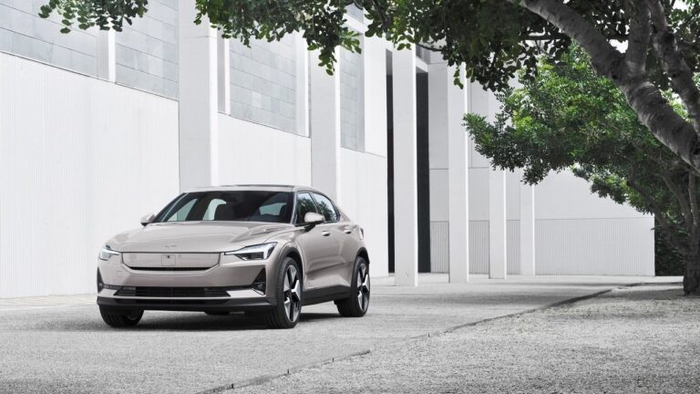 Polestar 2 2023: immagini ufficiali