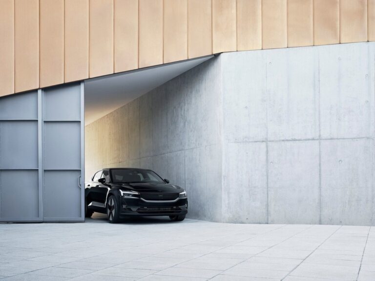 Polestar 2 2023: immagini ufficiali